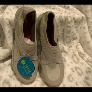 BZEES BY NATURALIZER SANDY SLIP-ON SNEAKER SZ 10